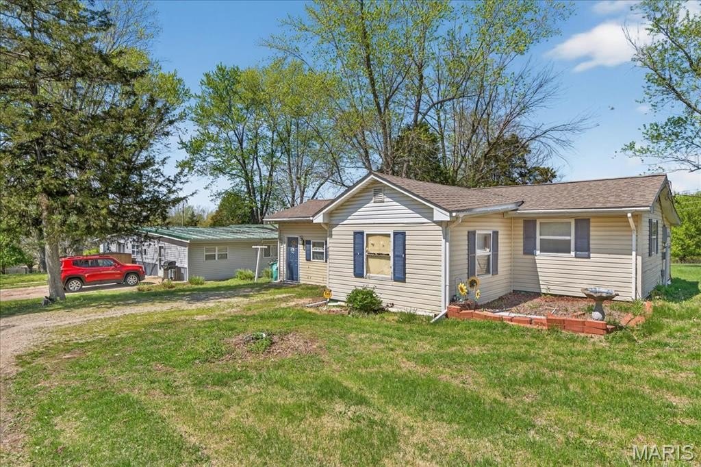 Single Family 2BR 1BA - 4267 Old Road, De Soto, MO