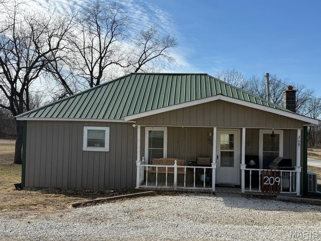 Single Family 2BR 1BA - 209 Snyder Avenue, Novinger, MO