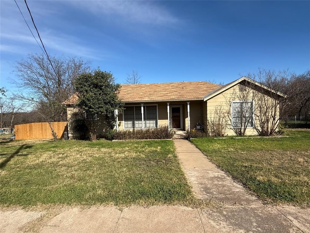 609 E Henry  