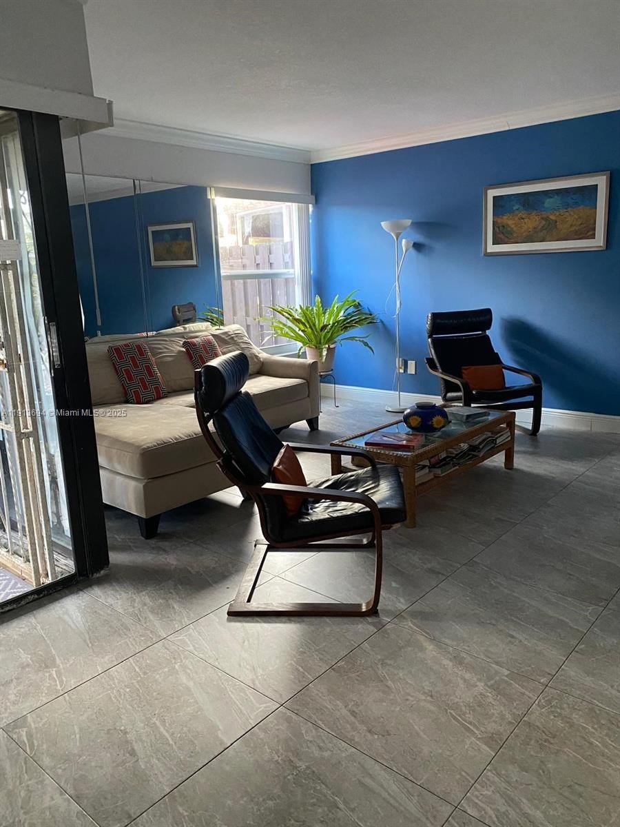 Single Family 3BR 2BA - 10454 NW 5th Ter, Miami, FL