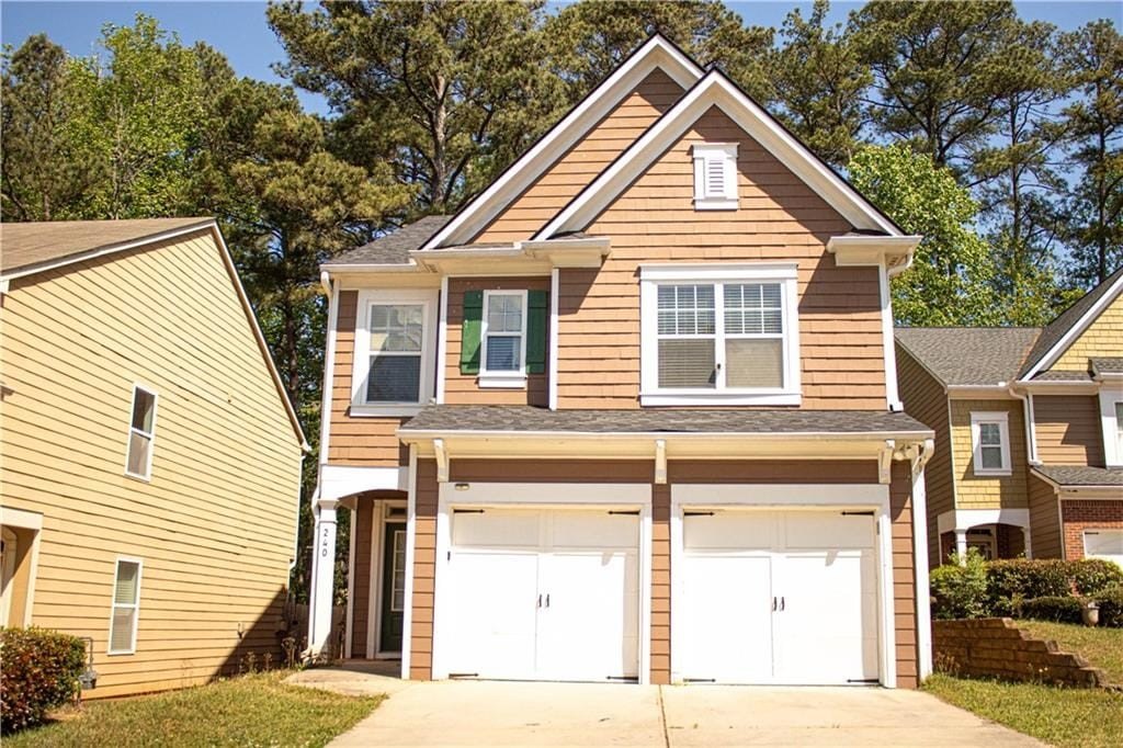 Single Family 4BR 3BA - 240 Highwind Way, Fairburn, GA