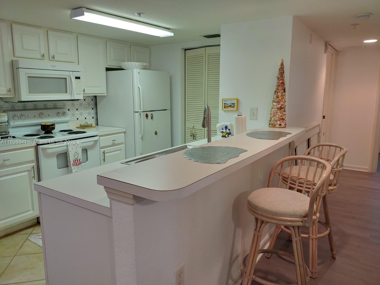 Condo 2BR 1BA - 4122 Residence dr, Fort Myers, FL