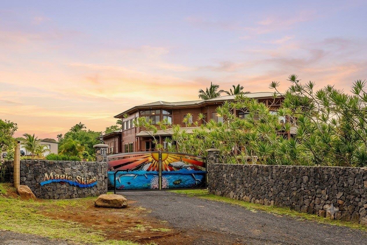Single Family 8BR 8BA - 120 Woa Rd, Hilo, HI