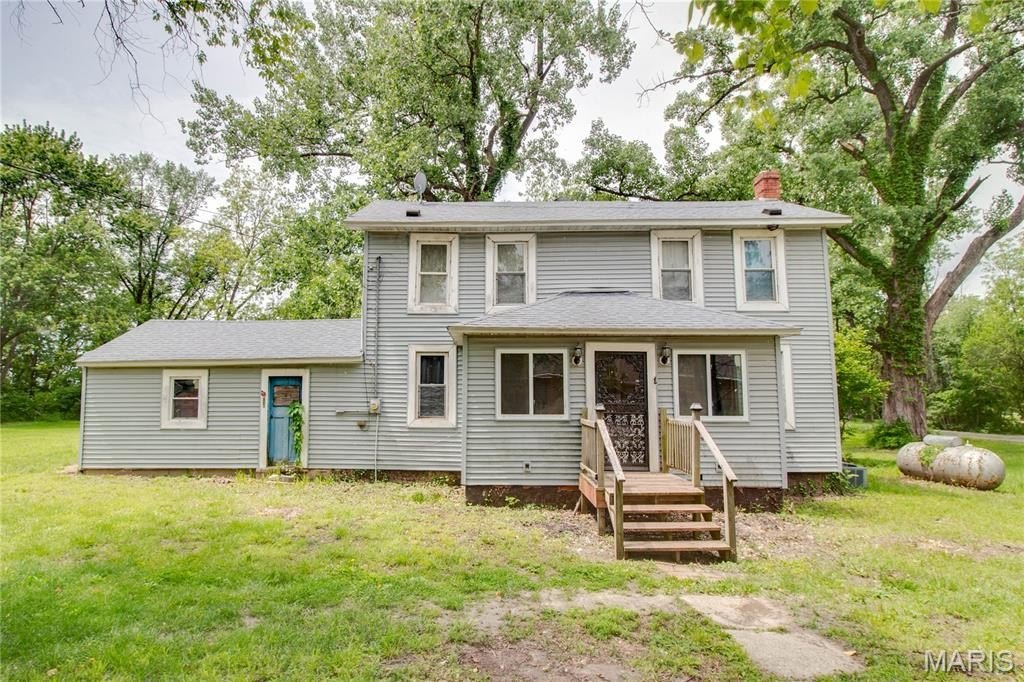 Single Family 4BR 1BA - 101 S Hamilton Street, Otterville, IL