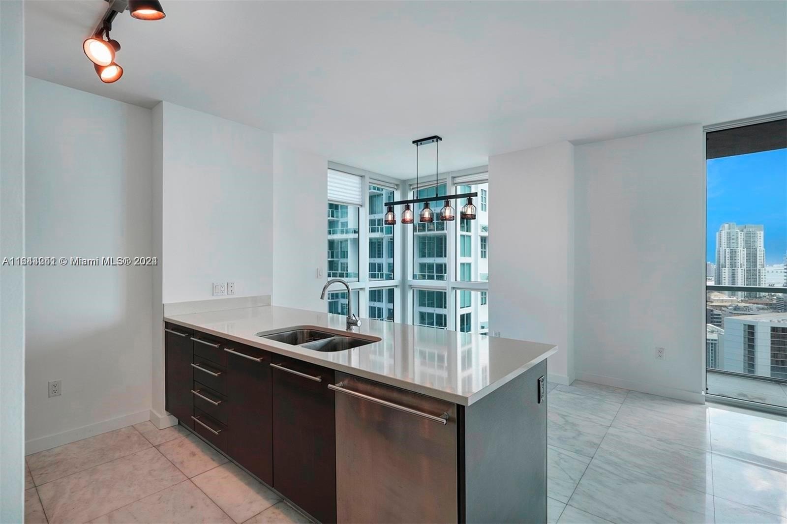 Condo 2BR 2BA - 55 SE 6th St, Miami, FL