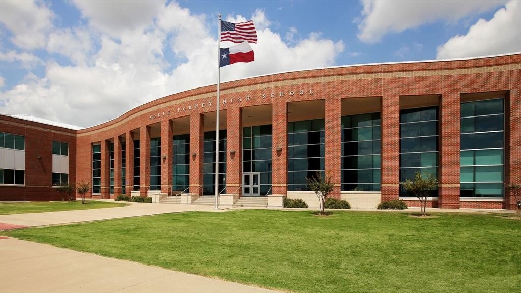 Single Family 4BR 4BA - 2526 Swansong Lane, Forney, TX