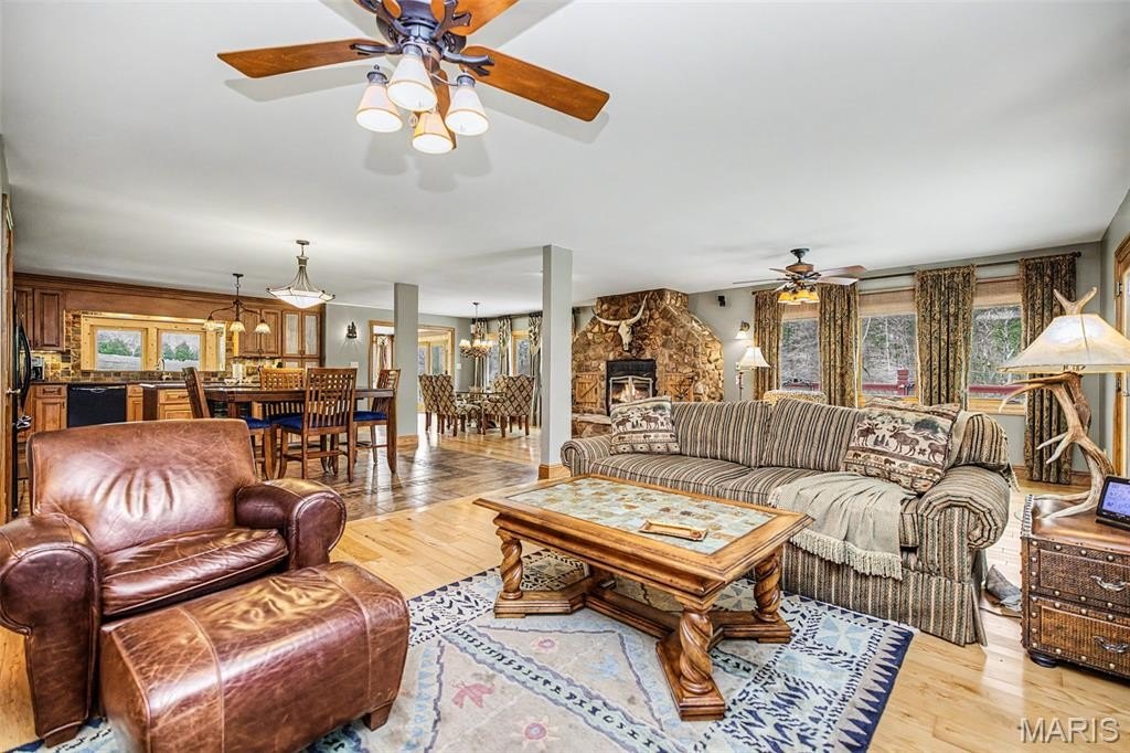 Single Family 4BR 4BA - 6388 Salamone Road, Cedar Hill, MO