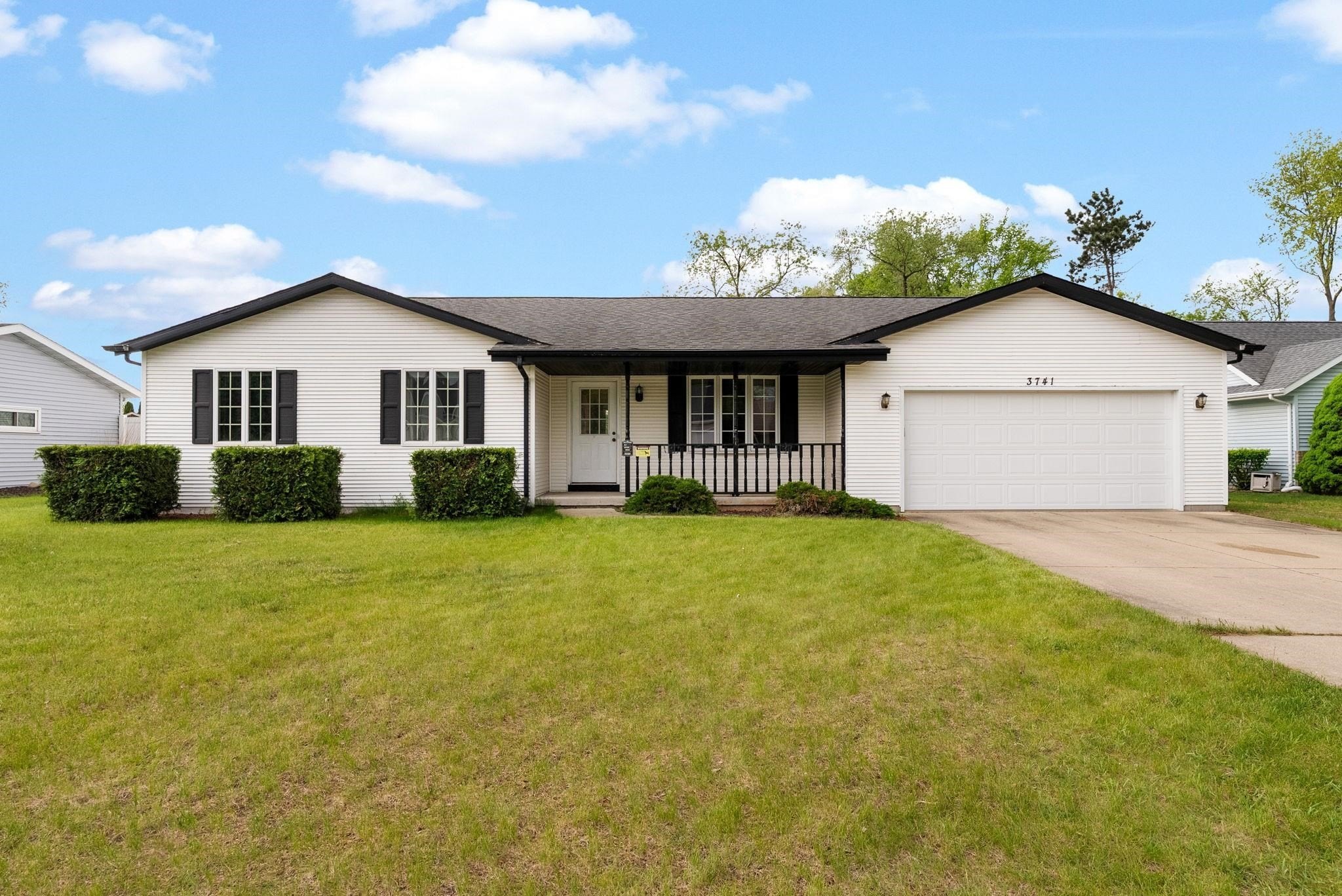 Single Family 3BR 3BA - 3741 Balmoral Drive, Janesville, WI