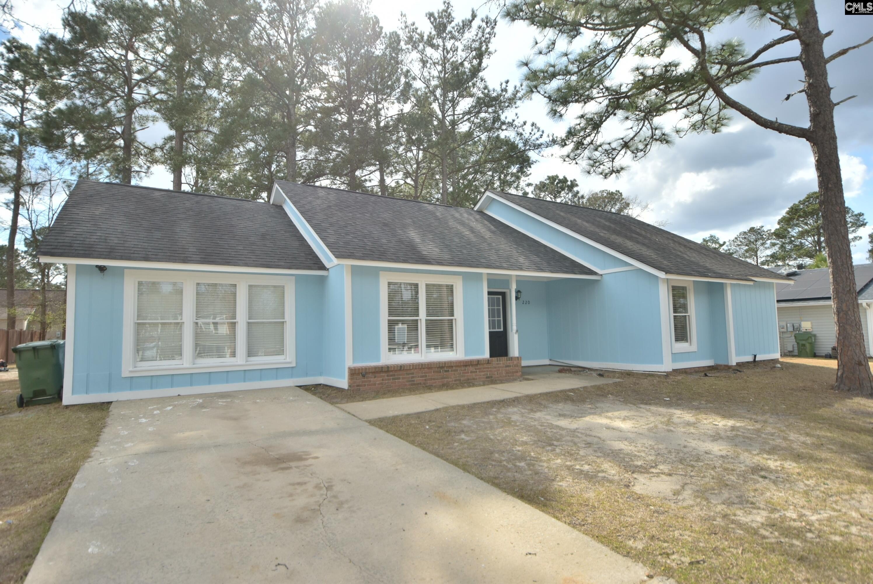 Single Family 4BR 2BA - 220 N CHATEAU Drive, Columbia, SC