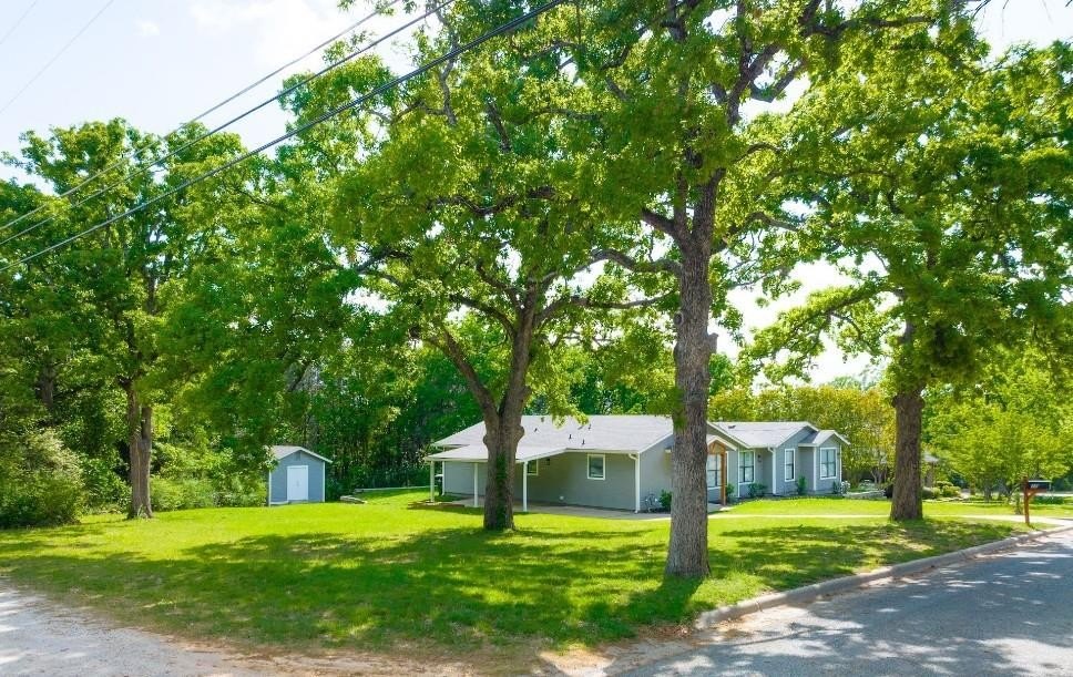 Single Family 3BR 2BA - 938 Amsden Street, Denison, TX
