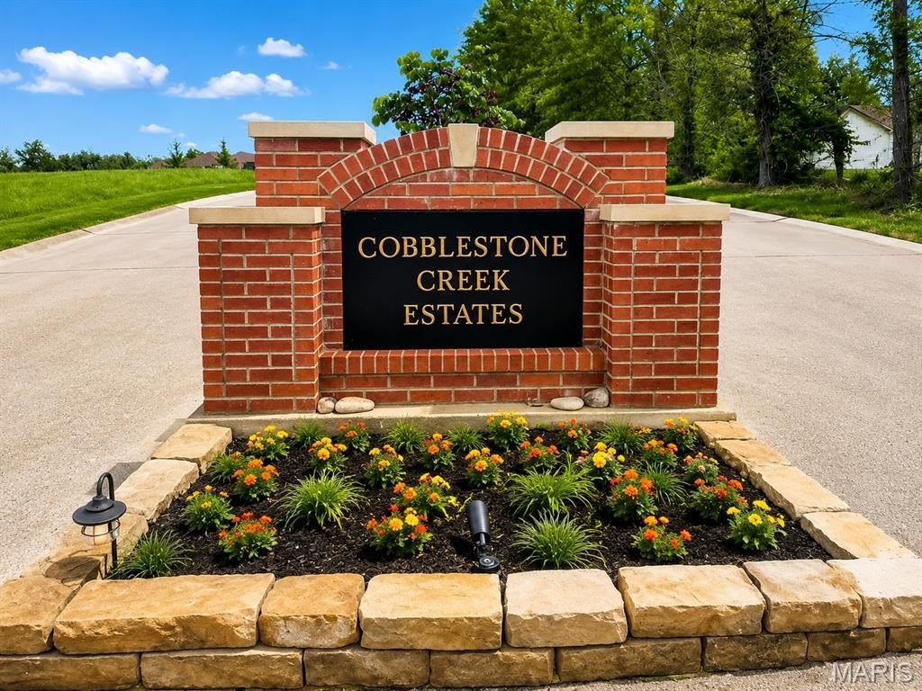 Single Family 4BR 4BA - 100 North Four Mile Road, Washington, MO