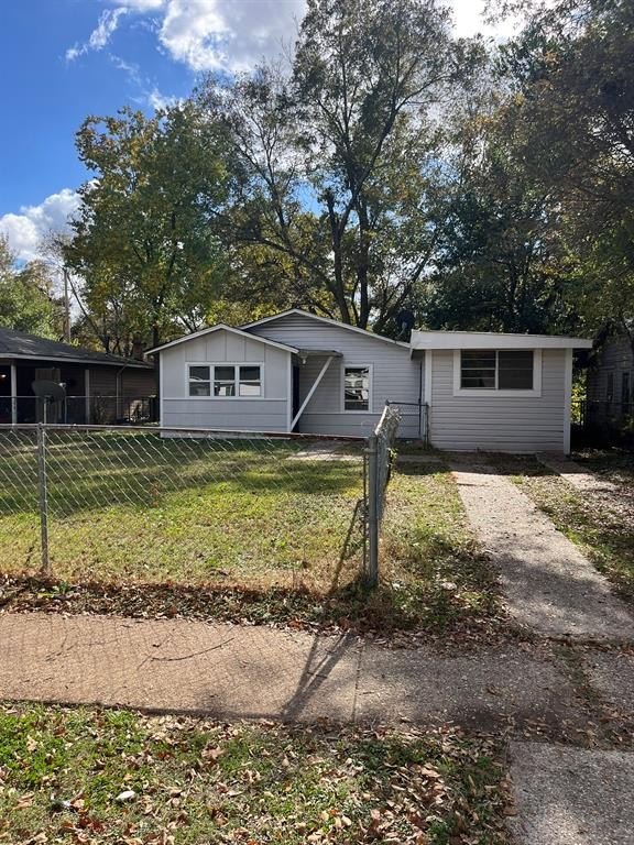 Single Family 2BR 1BA - 2031 Murray Street, Shreveport, LA