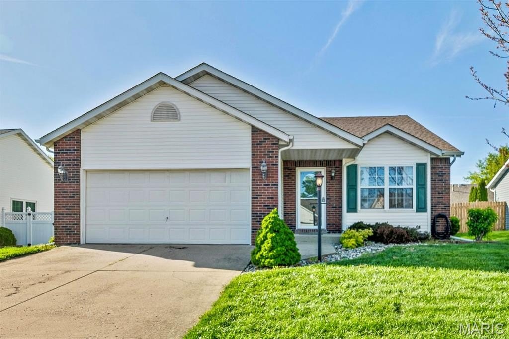 Single Family 3BR 3BA - 14 Jennifer Drive, Glen Carbon, IL