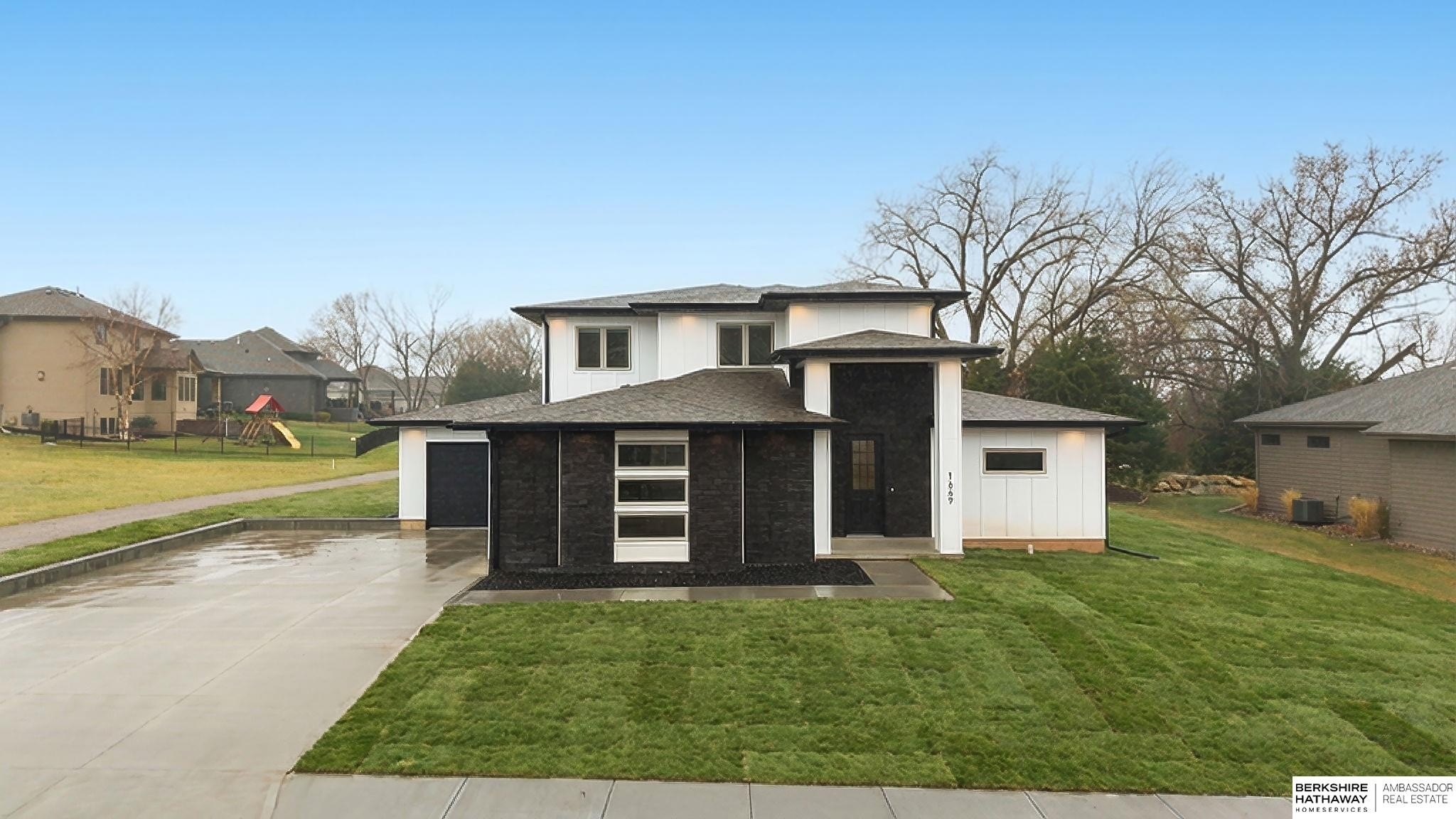 Single Family 4BR 3BA - 1649 E Ridge Way, Ashland, NE