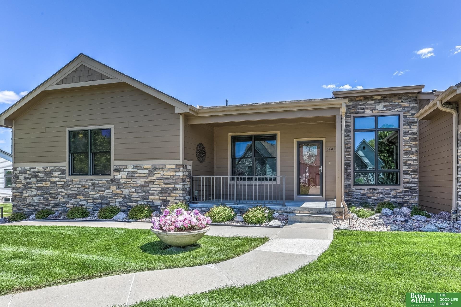 Single Family 4BR 3BA - 5817 N 159th Street, Omaha, NE
