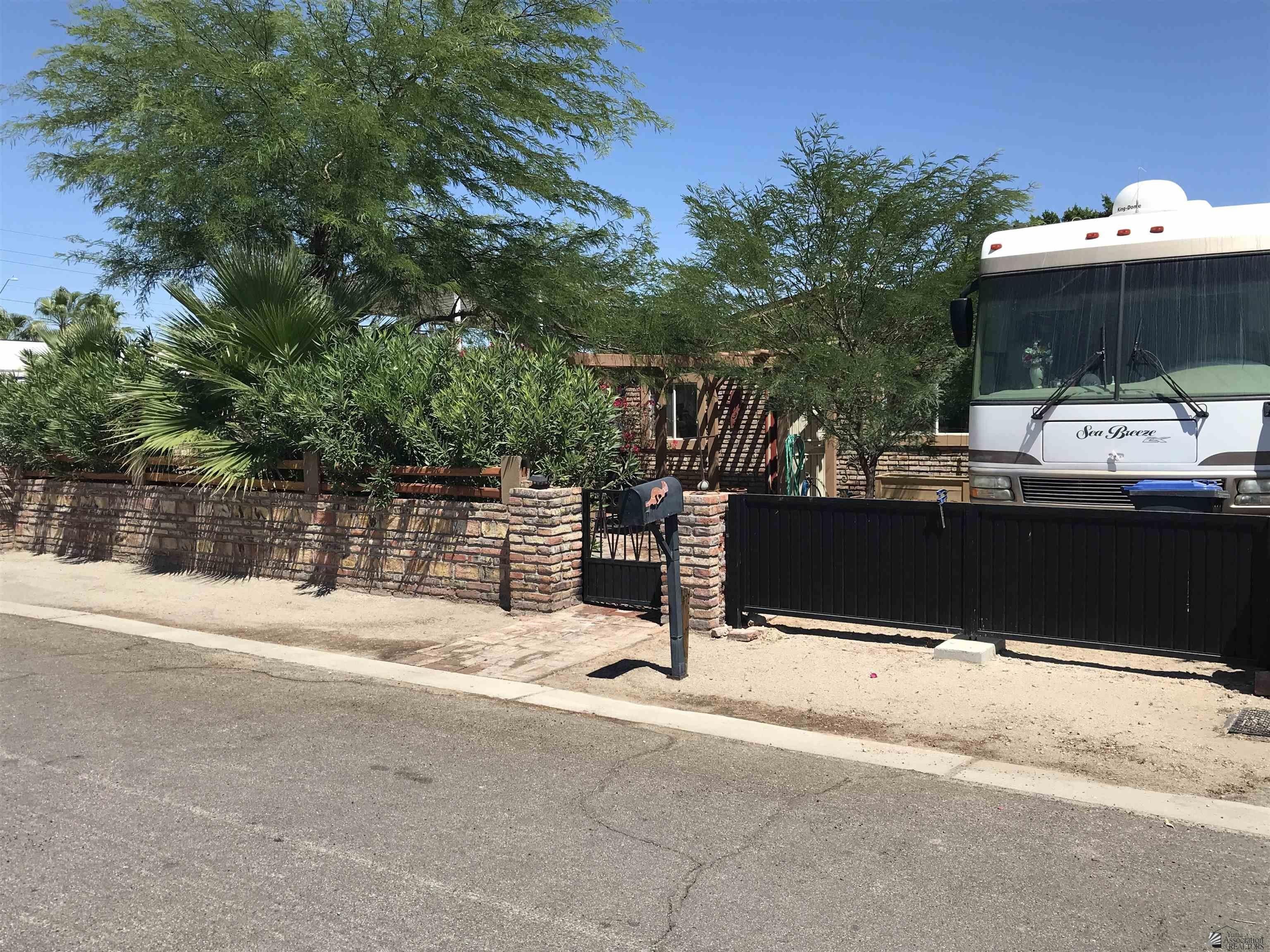 Single Family 1BR 2BA - 13132 E 43 LN, Yuma, AZ