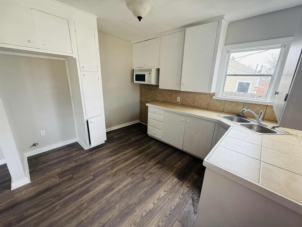 Single Family 2BR 1BA - 209 Hollywood Street, Coleman, TX