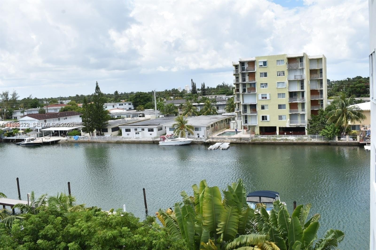 Condo 2BR 2BA - 8024 Tatum Waterway Dr, Miami Beach, FL