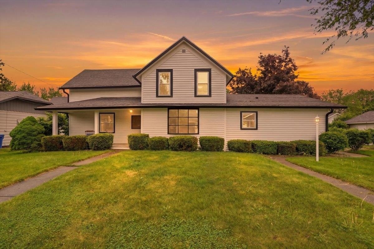 Single Family 3BR 3BA - 312 S Vine Street, Belleville, WI