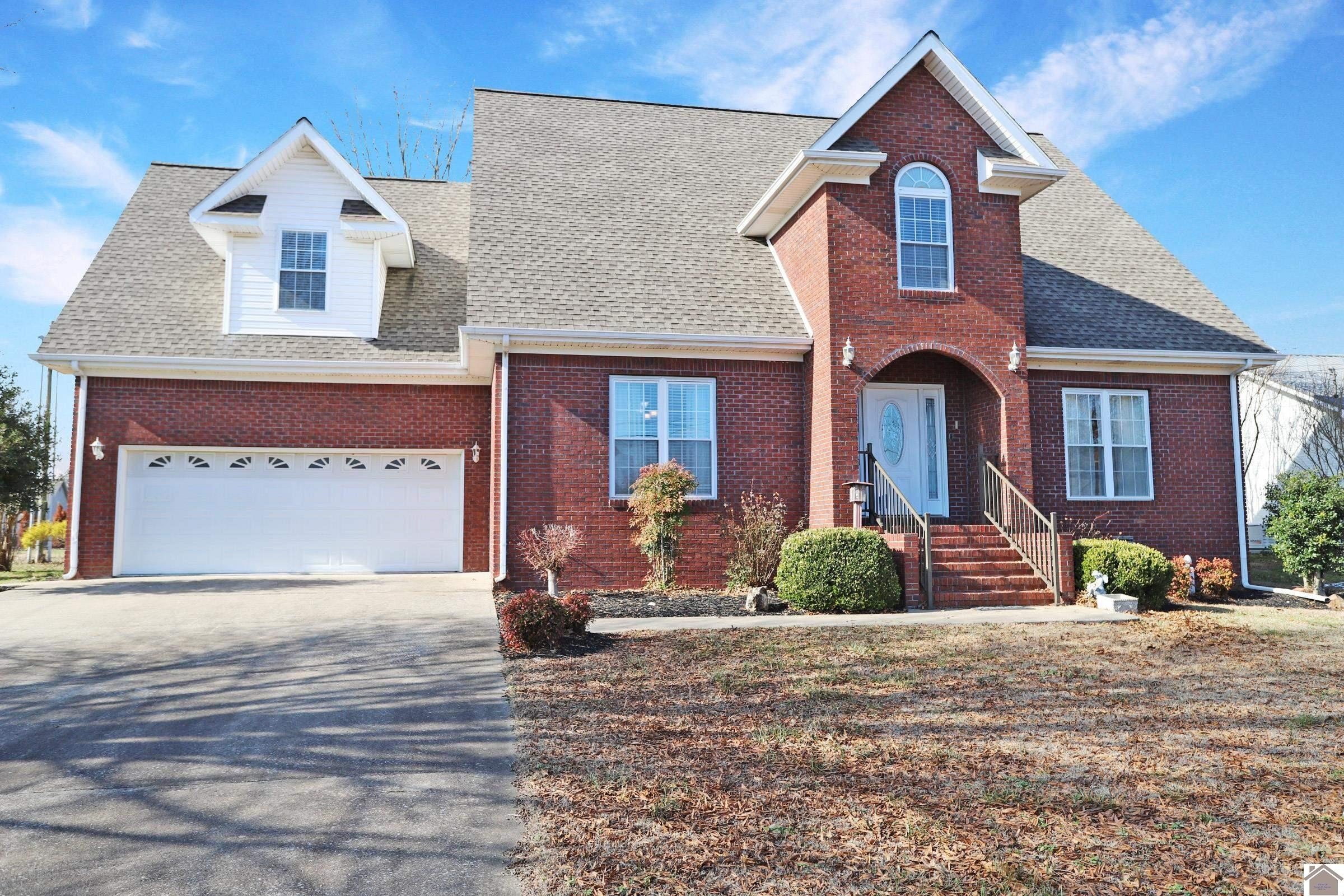 Single Family 4BR 3BA - 93 North Dr, Almo, KY
