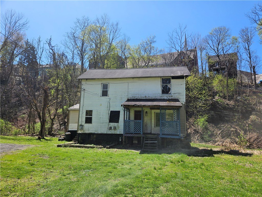 Single Family 2BR - 3 Lincoln Row, Connellsville, PA