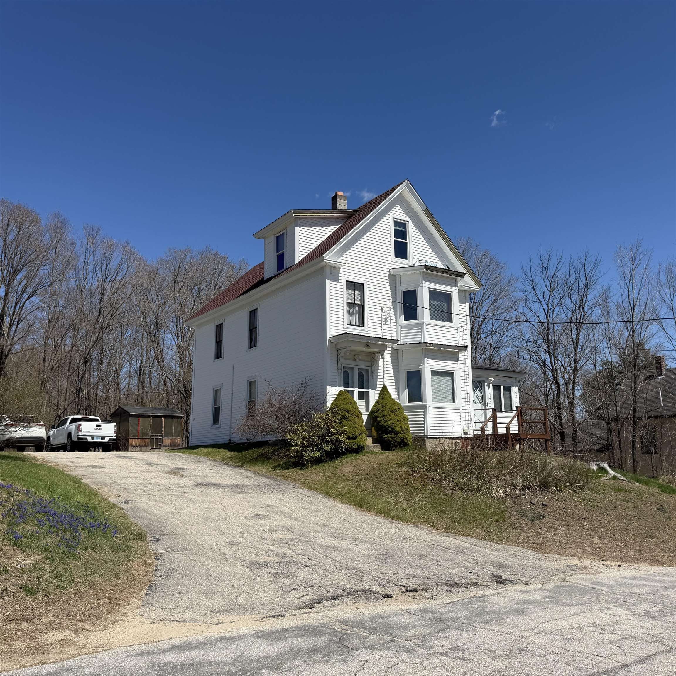 Duplex 3BR 1BA - 30 Mooney Street, Farmington, NH