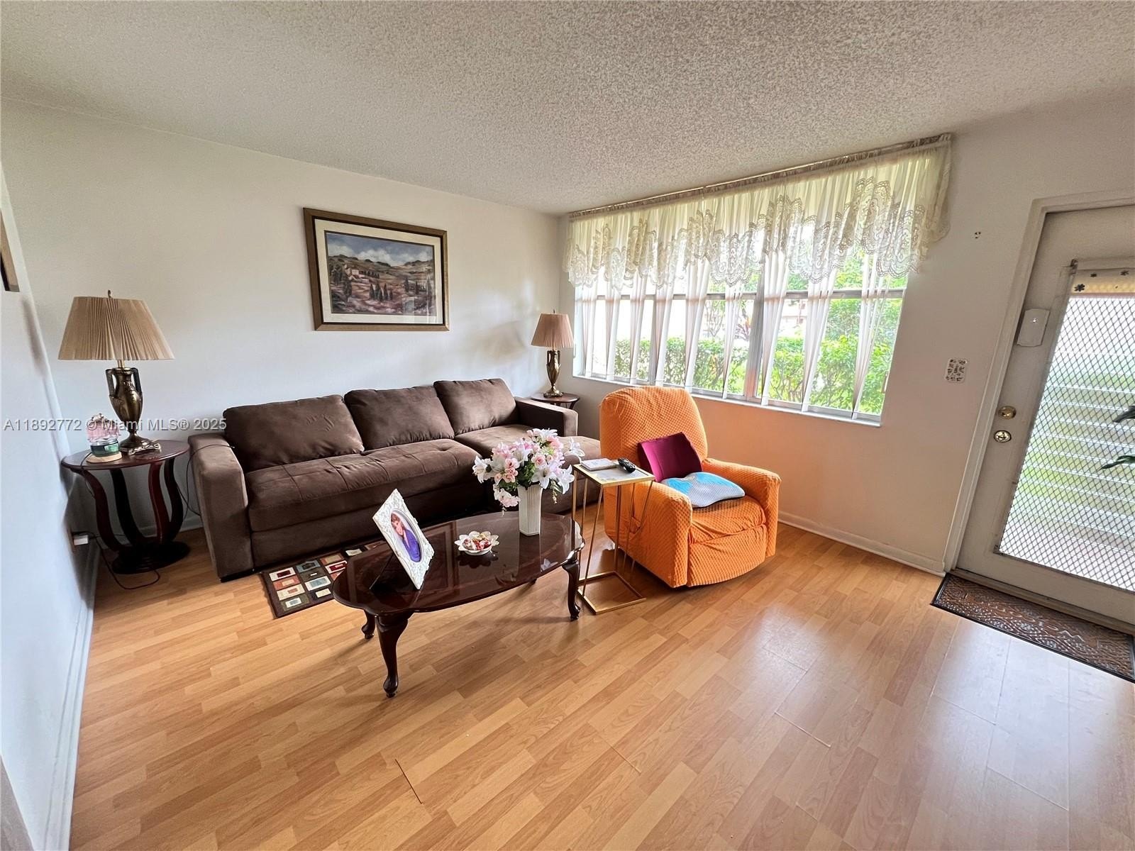 Condo 1BR 1BA - 8851 Sunrise Lakes Blvd, Sunrise, FL
