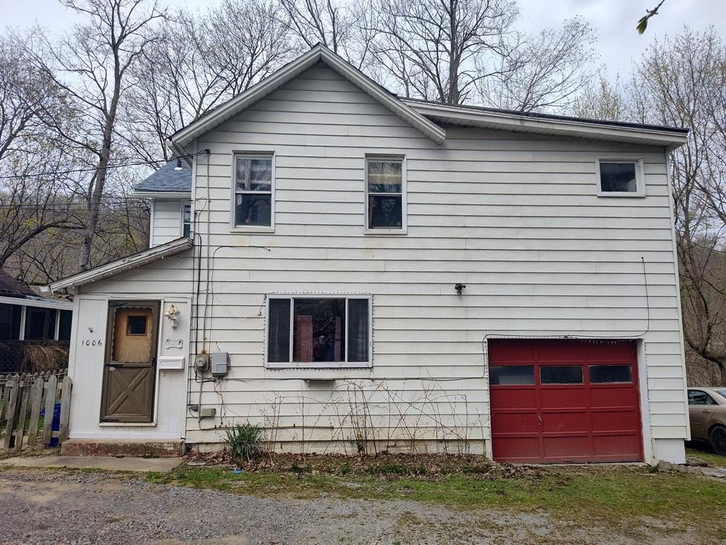 Single Family 3BR 1BA - 1006 North St., Oil City, PA