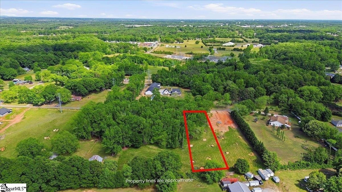 Single Family 4BR 4BA - 270 Wedgewood Road, Inman, SC