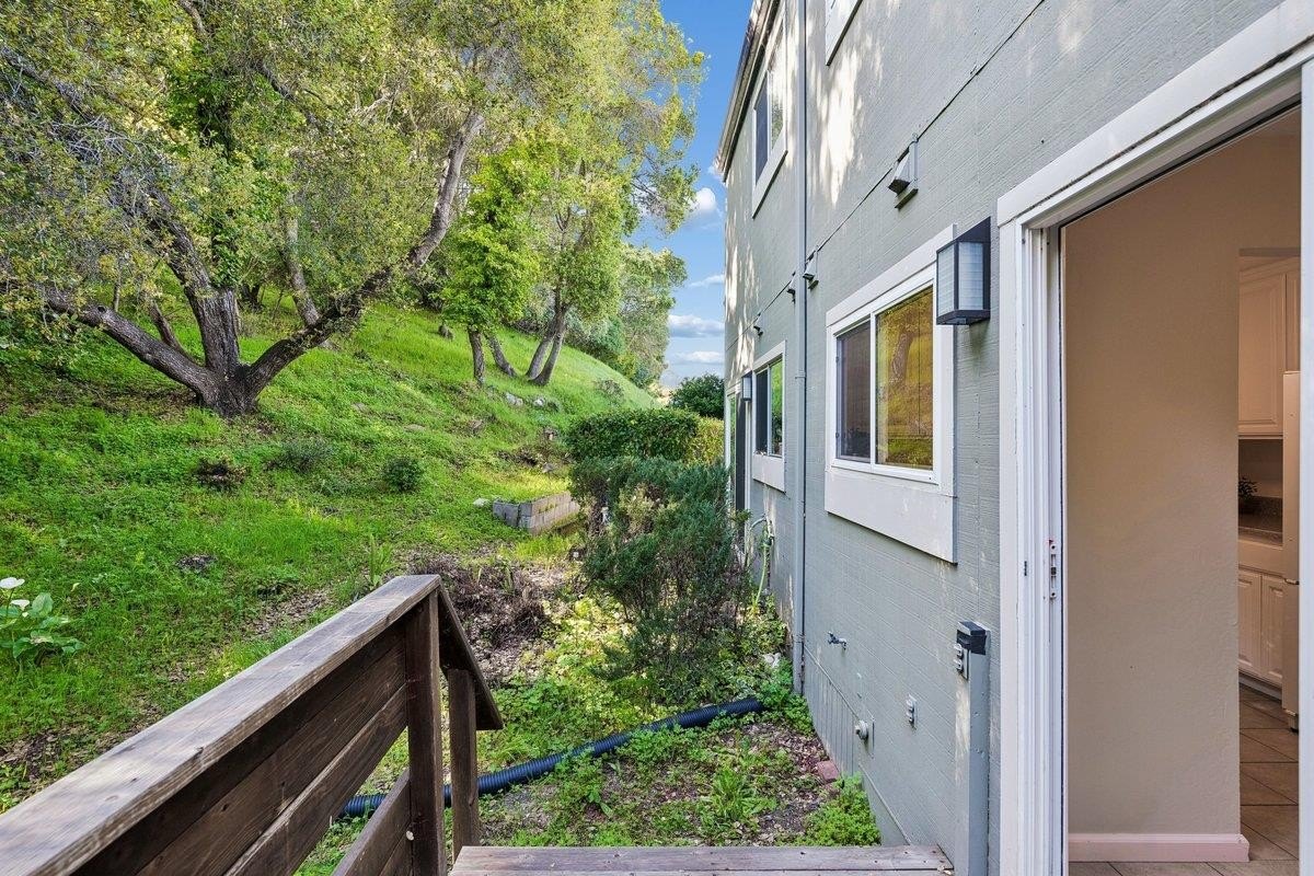Single Family 2BR 2BA - 4024 Farm Hill 8, REDWOOD CITY, CA