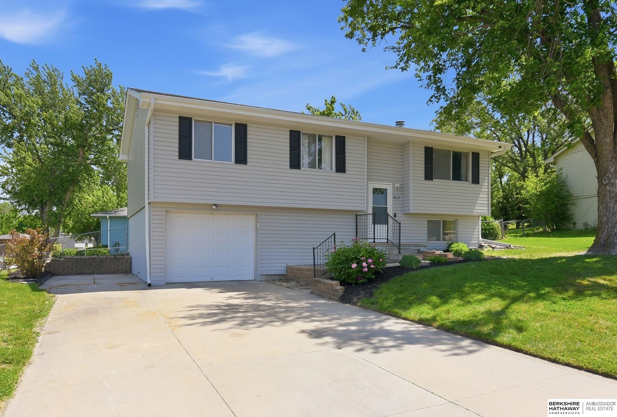 Single Family 3BR 2BA - 4117 N 213 Circle, Elkhorn, NE