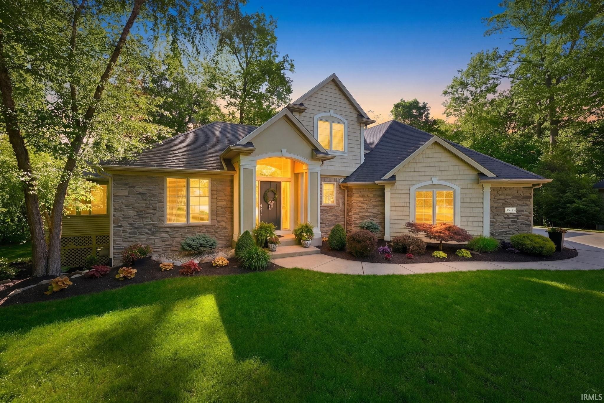 Single Family 5BR 4BA - 10612 Eagle River Run, Fort Wayne, IN