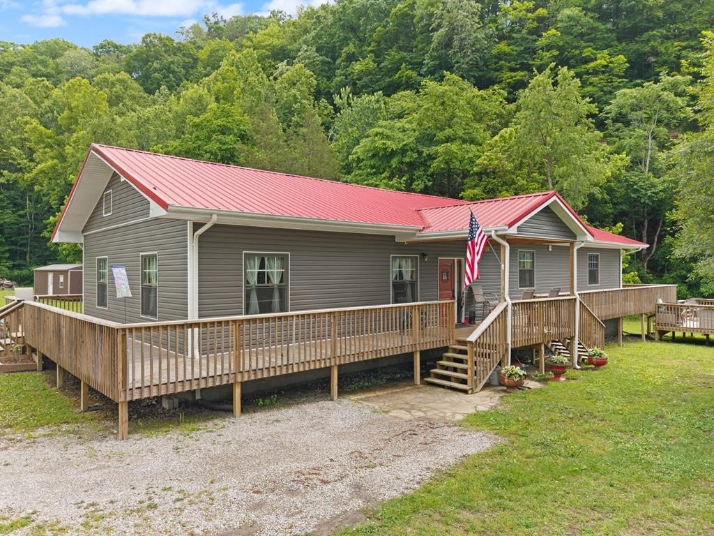 Single Family 2BR 2BA - 315 Red Bird Lane, Pikeville, KY