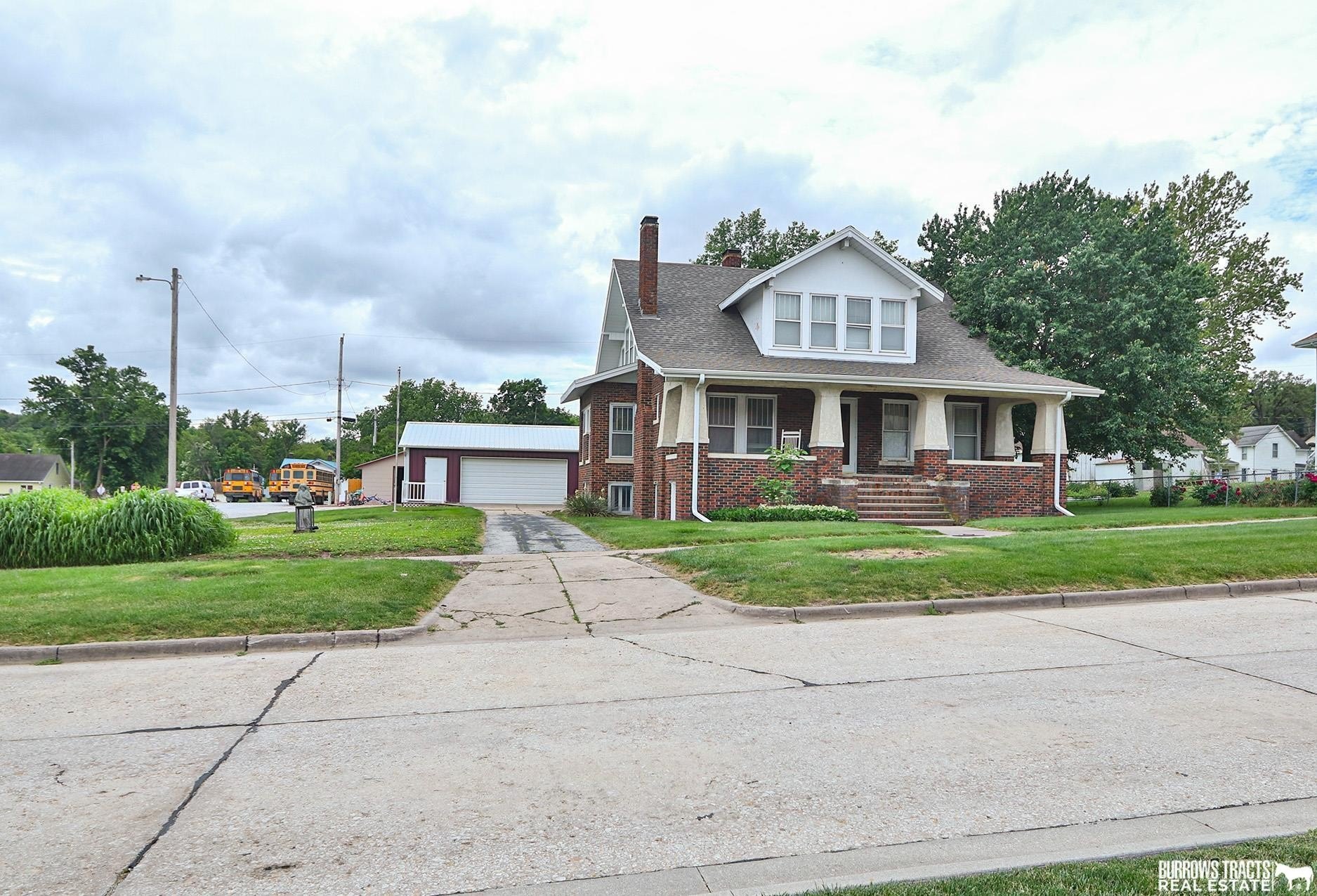 Single Family 4BR 2BA - 205 W O Street, Weeping Water, NE