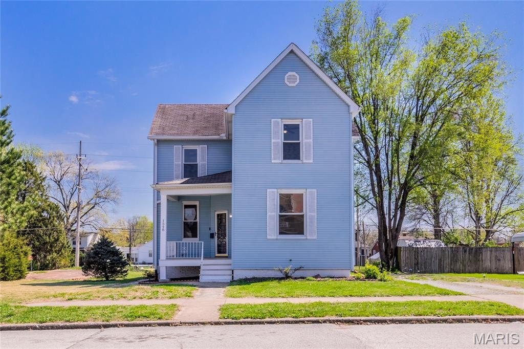 Single Family 4BR 2BA - 1528 N Church Street, Belleville, IL