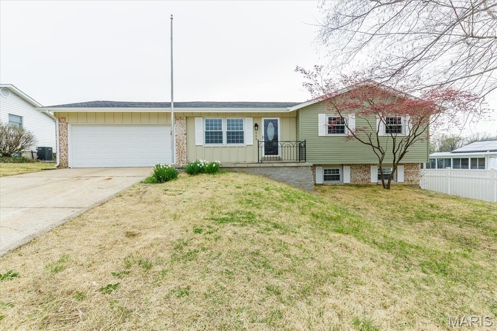 Single Family 3BR 3BA - 908 Crescent Drive, St Charles, MO
