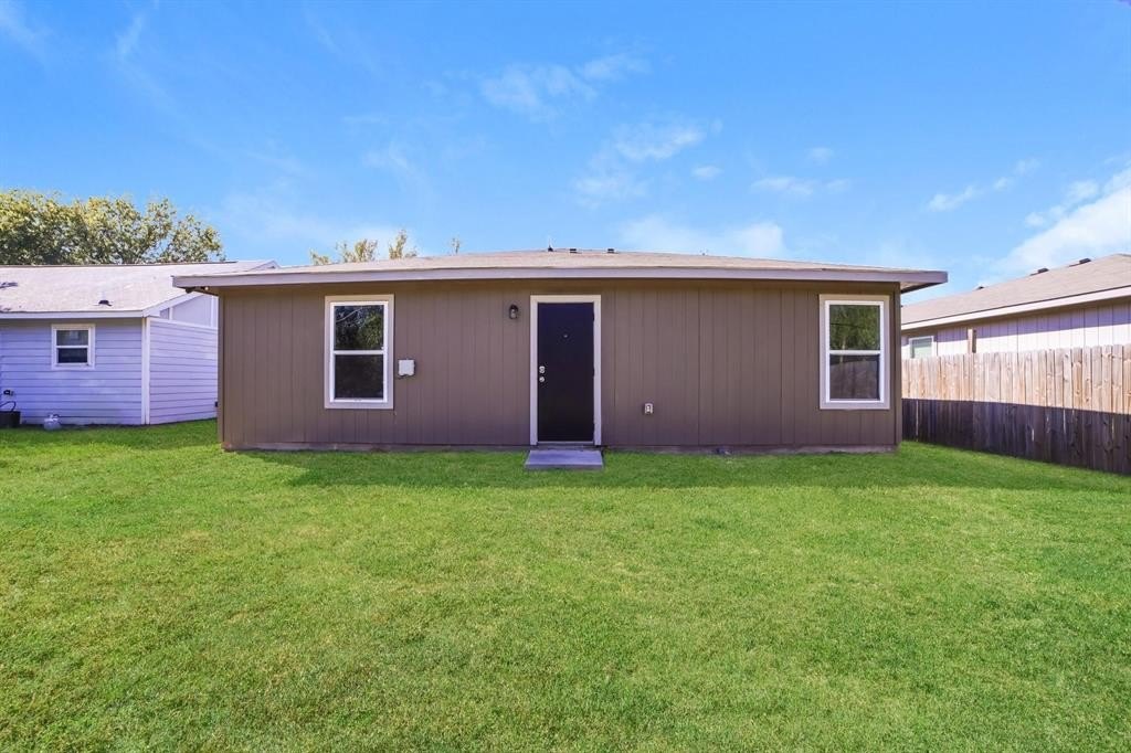 Single Family 3BR 2BA - 823 Dawson Street, Waco, TX