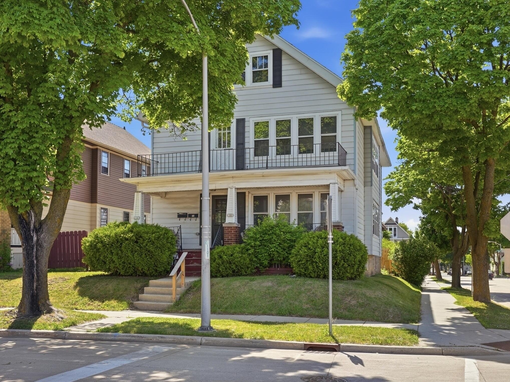 Other 3BR 1BA - 1101 S 71st St, West Allis, WI