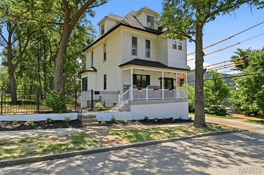 Single Family 4BR 4BA - 5816 Reber Place, St Louis, MO
