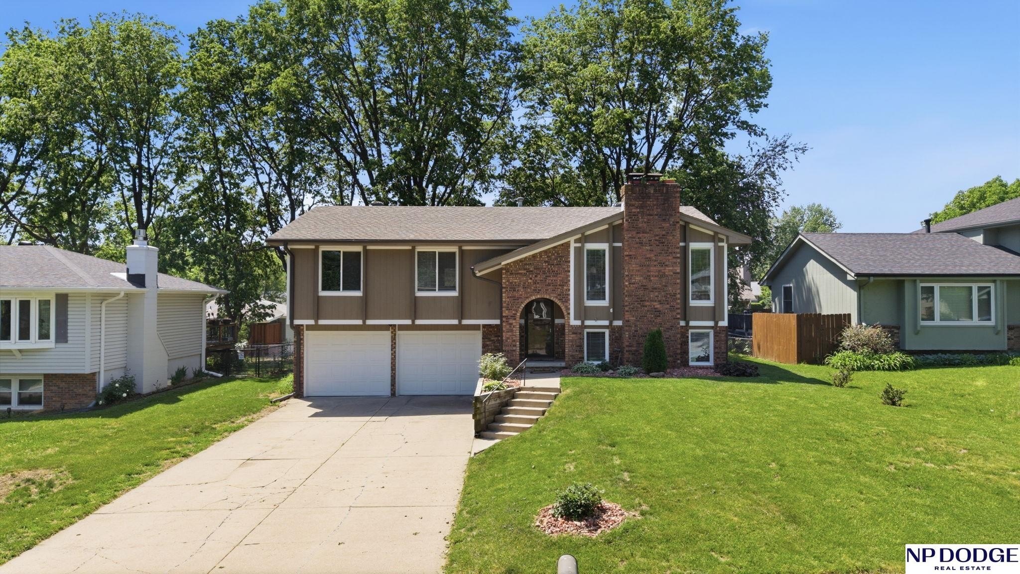 Single Family 4BR 3BA - 3307 Lynnwood Drive, Bellevue, NE