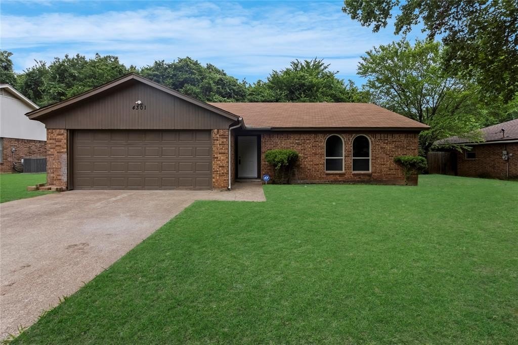 Single Family 3BR 2BA - 4301 Middlebrook Drive, Arlington, TX