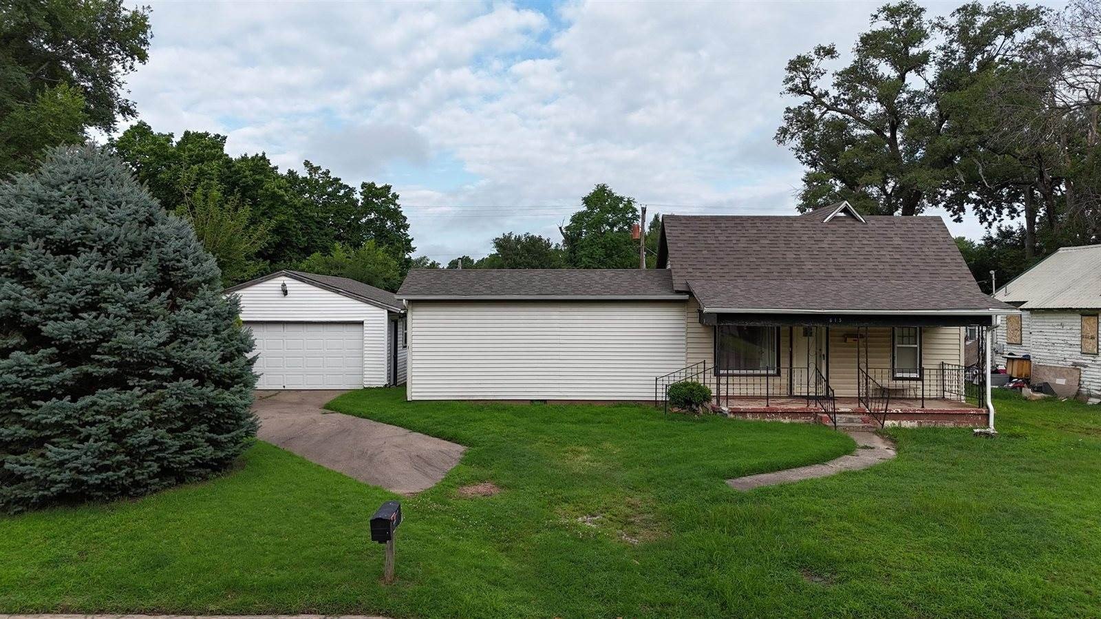 Single Family 2BR 1BA - 615 North 5th, Arkansas City, KS