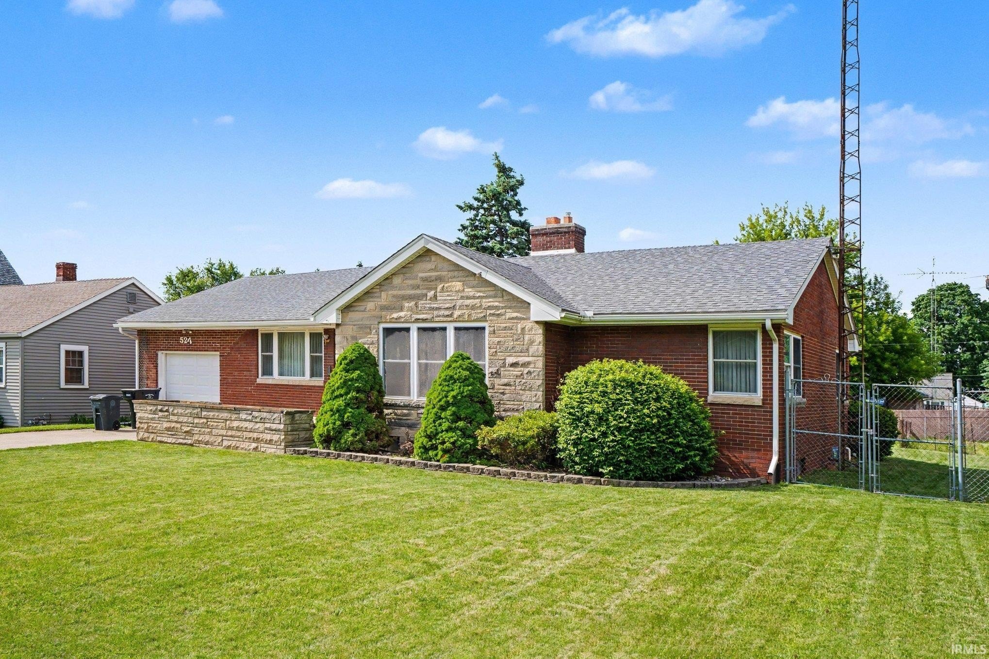 Single Family 3BR 2BA - 527 E Farneman Avenue, South Bend, IN