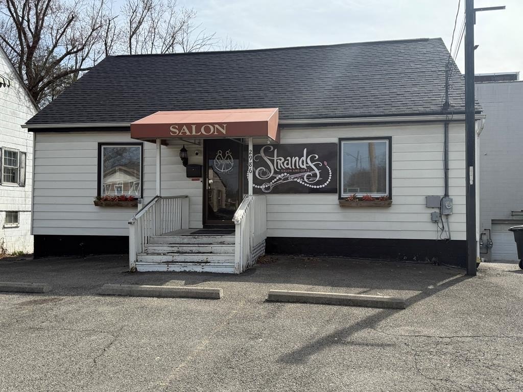 Single Family 3BR 1BA - 2986 ROBERT C BYRD DRIVE, BECKLEY, WV
