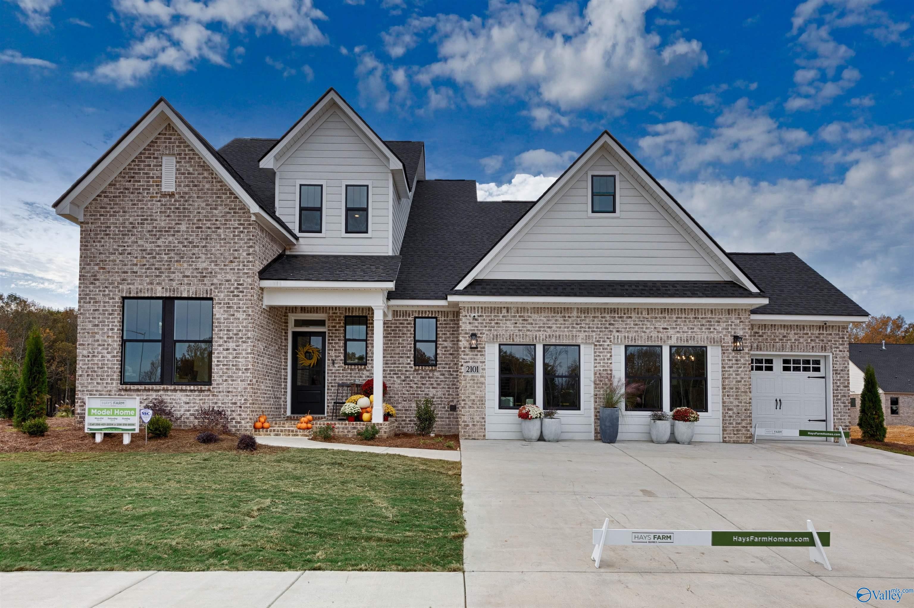 Single Family 4BR 4BA - 2101 Sevenbark Branch SW, Huntsville, AL