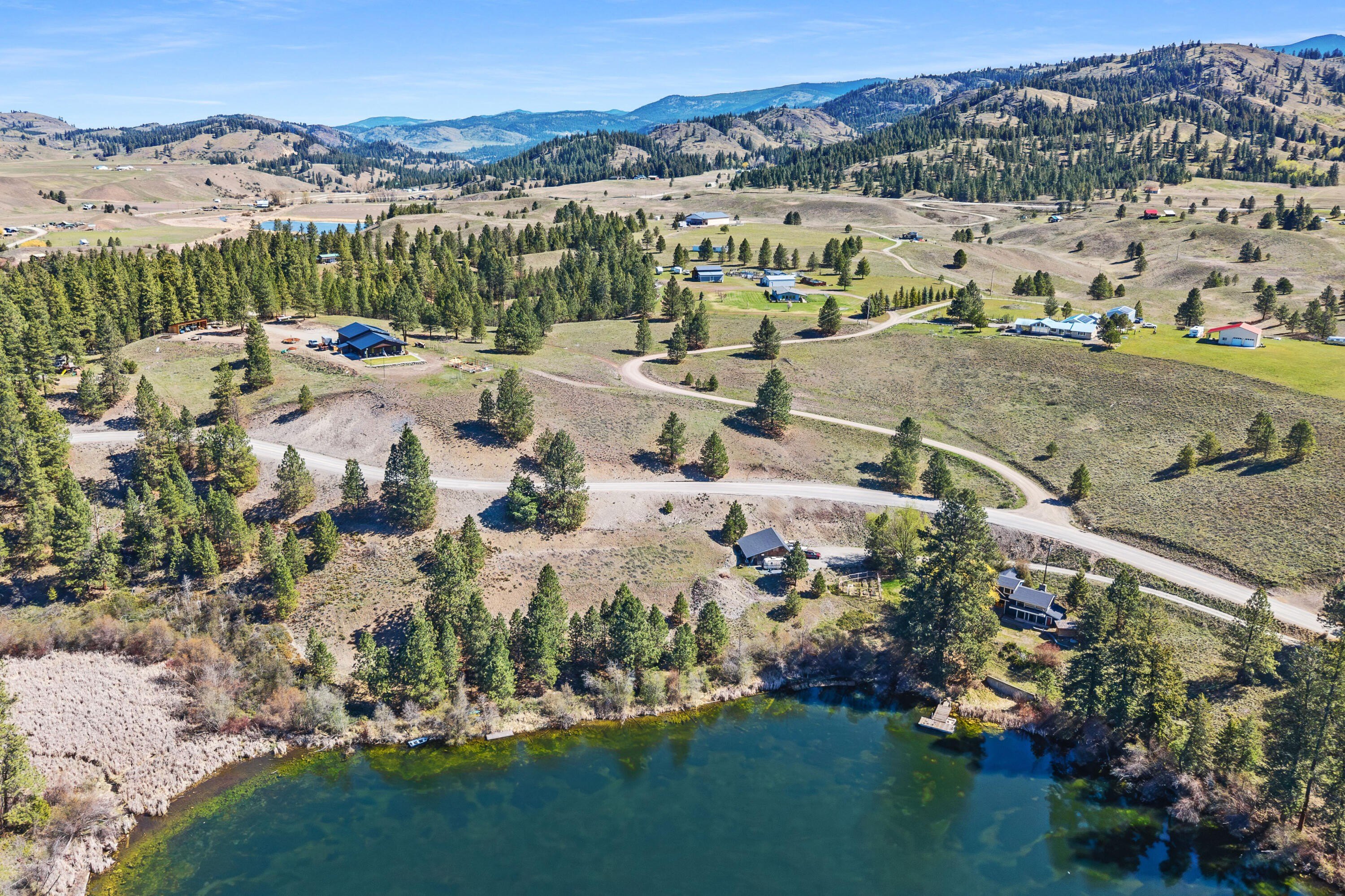 Single Family 2BR 2BA - 16 BARTER FAIR RD, REPUBLIC, WA
