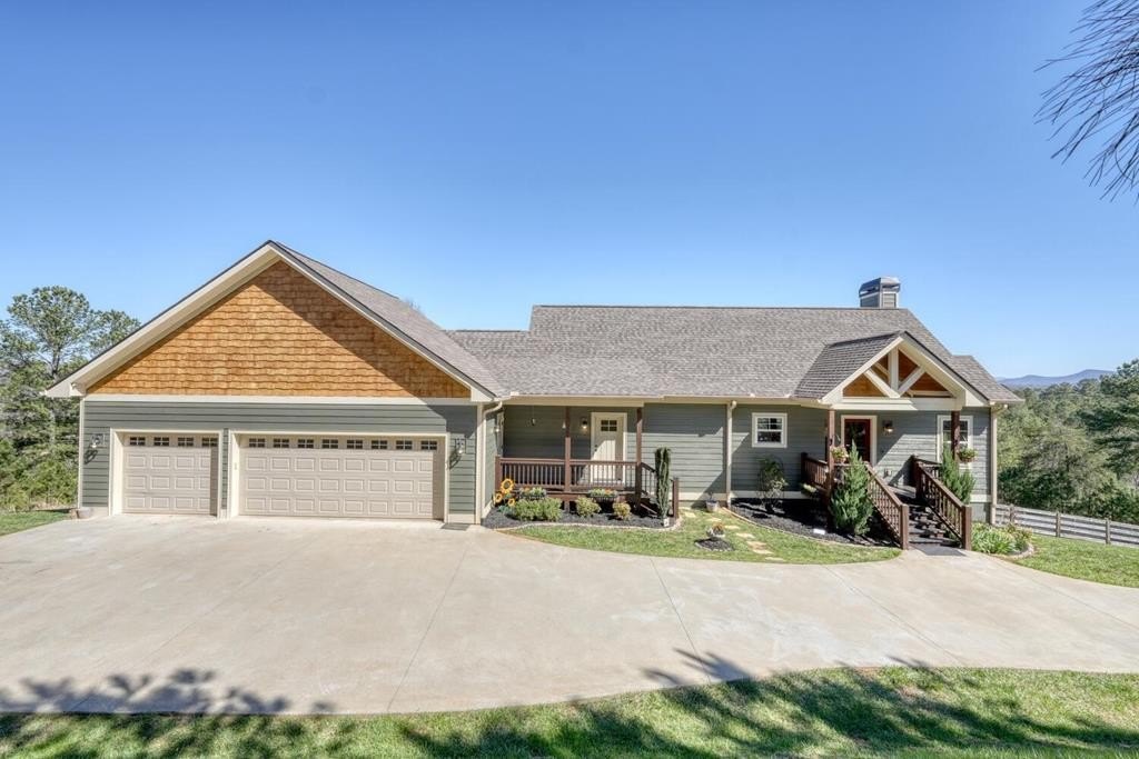 Single Family 4BR 3BA - 1309 Ridge Pointe Way, Blairsville, GA