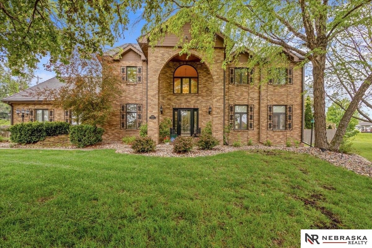 Single Family 4BR 4BA - 16767 J Circle, Omaha, NE