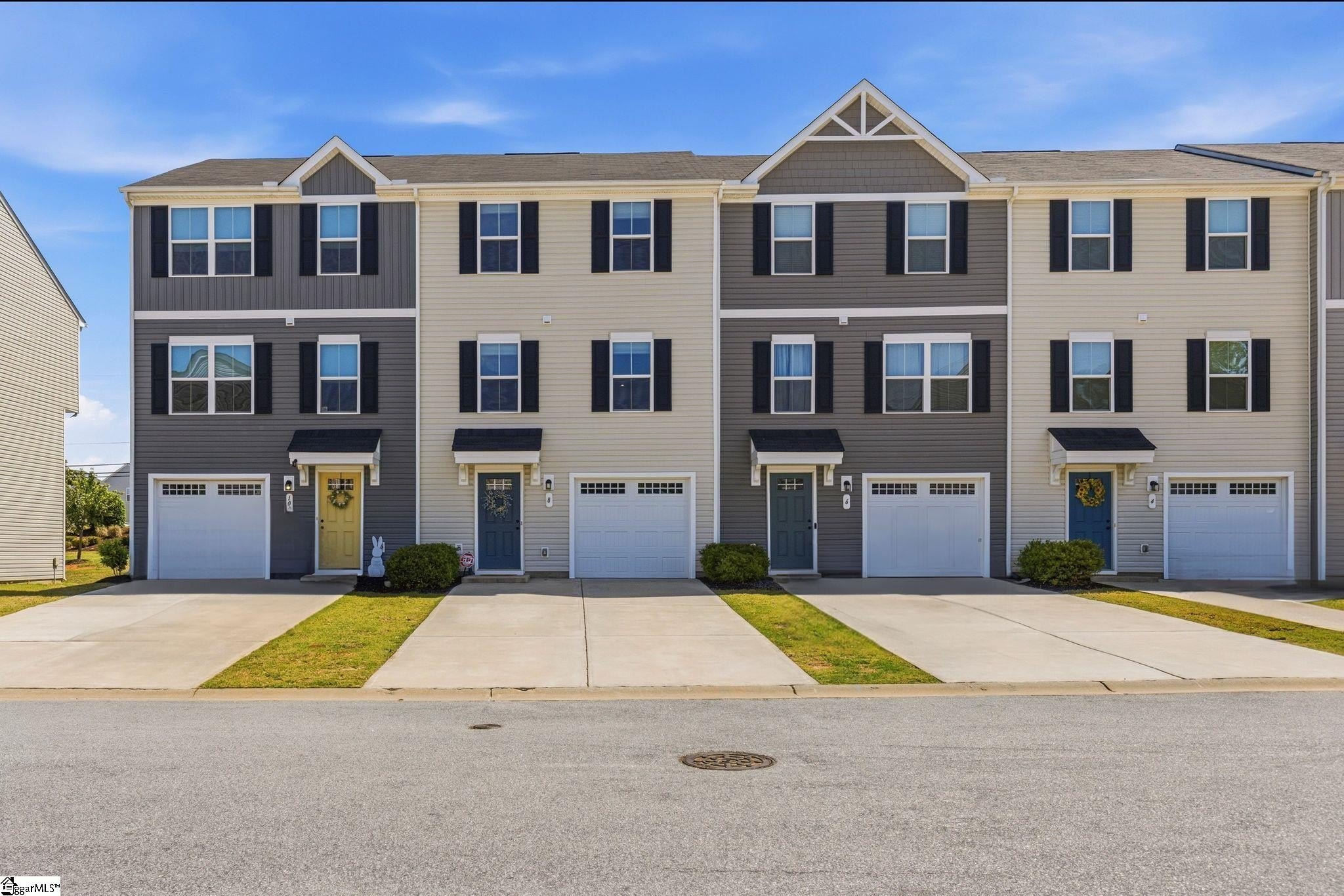 Single Family 3BR 3BA - 8 Bearmont Trail, Greenville, SC