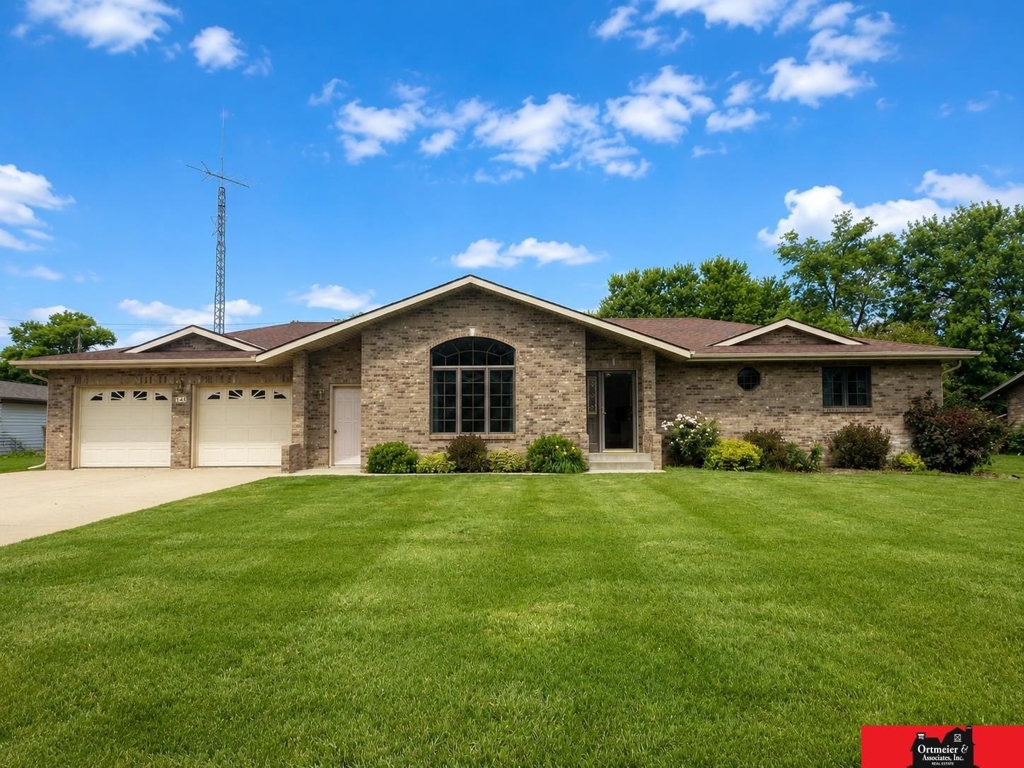Single Family 3BR 4BA - 345 N Linden Street, Dodge, NE